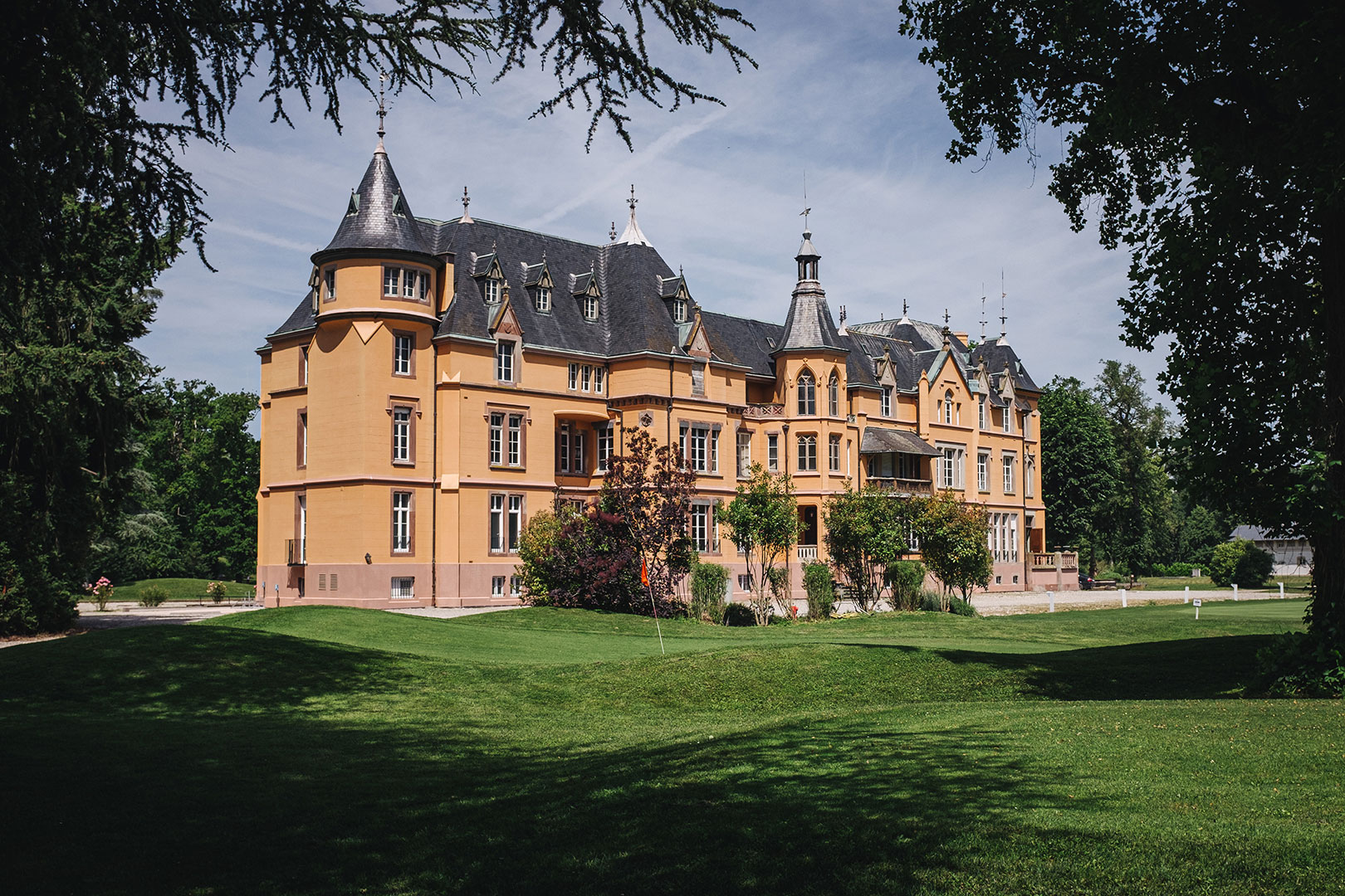 Schloss am Golfplatz in Hombourg