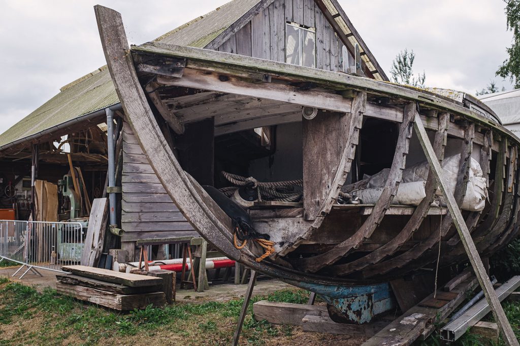 Altes Holzboot in Zecherin