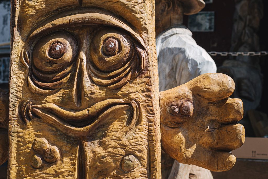 Spongebob-Holzfigur auf Dänholm