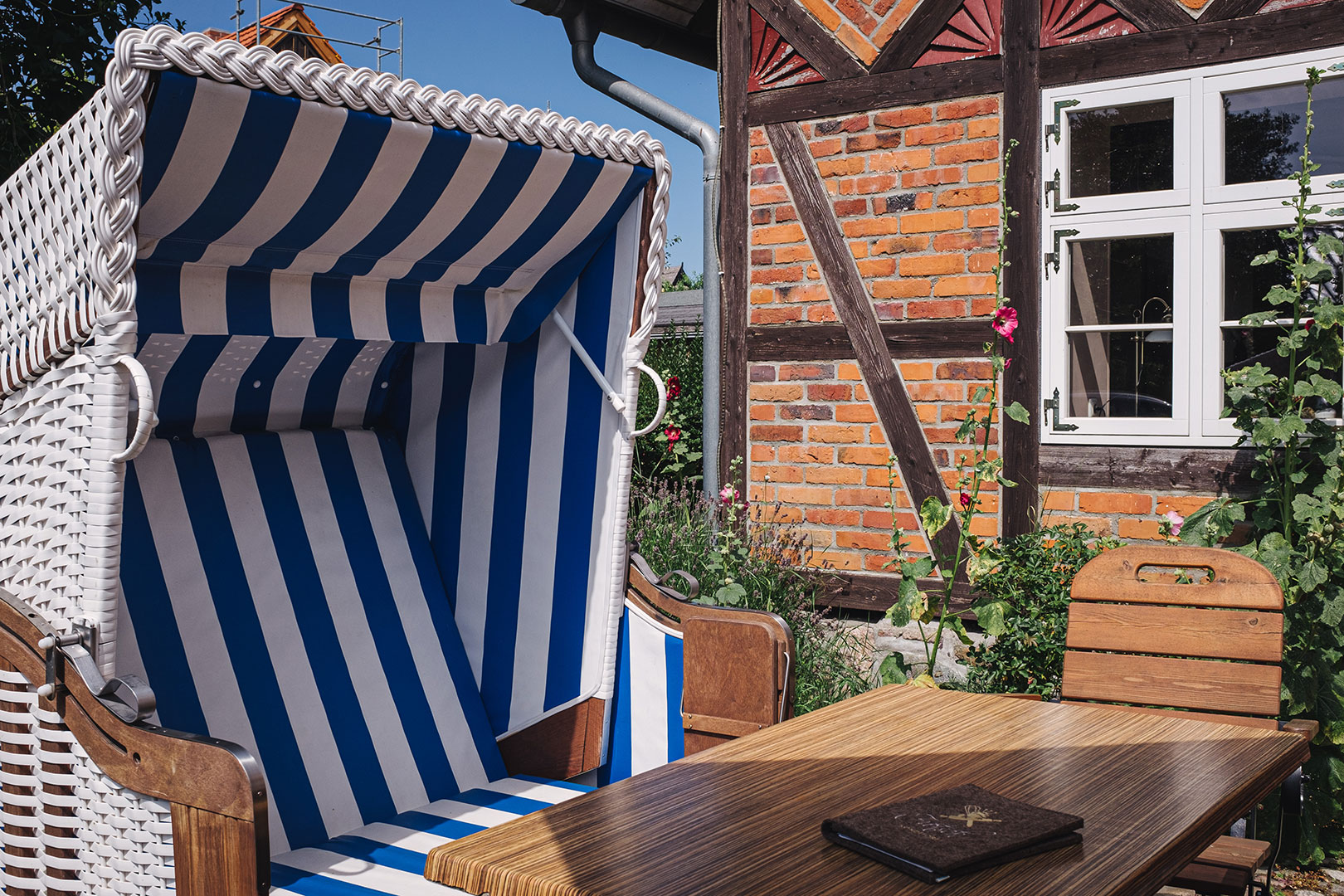 Strandkorb im Café in Born auf dem Darß